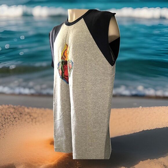 Walt Disney World Sacred Heart Navy Gray Cotton Blend Mens T-shirt Sz M NWT - Picture 4 of 9